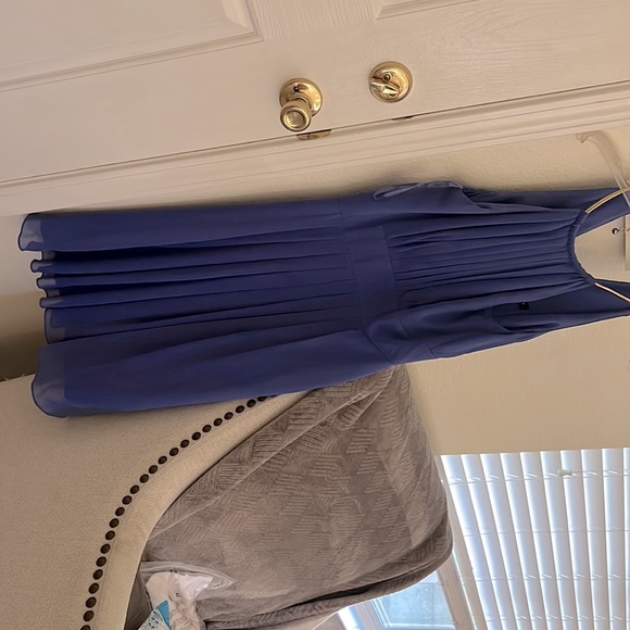 Mid length dress worn once, gold detail around the neck no sleeves - Picture 2 of 4